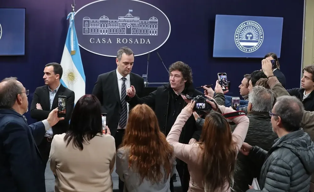 Javier Milei con periodistas (Casa Rosada)
