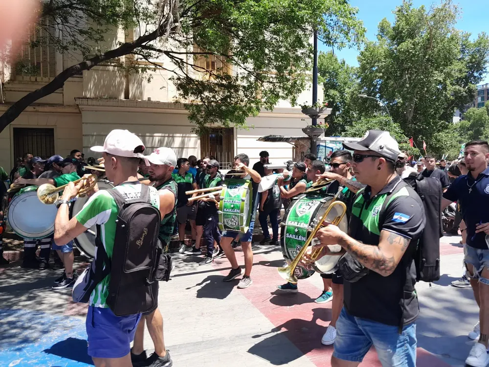 Movilización contra el mega DNU en Córdoba (Suoem)