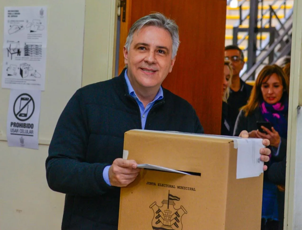Martín Llaryora votó