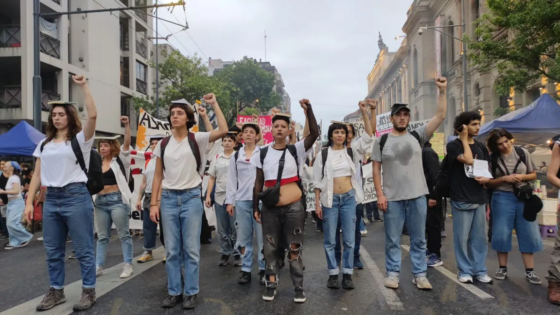 tercera marcha uni by lnm