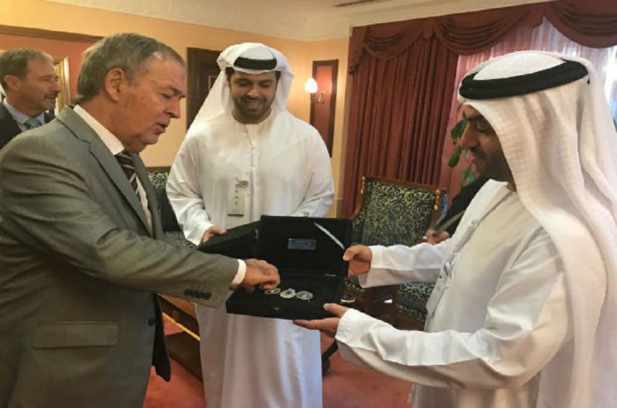 schiaretti junto al Fondo de financiamiento de Abu Dhabi by prensa Gobierno de Córdoba