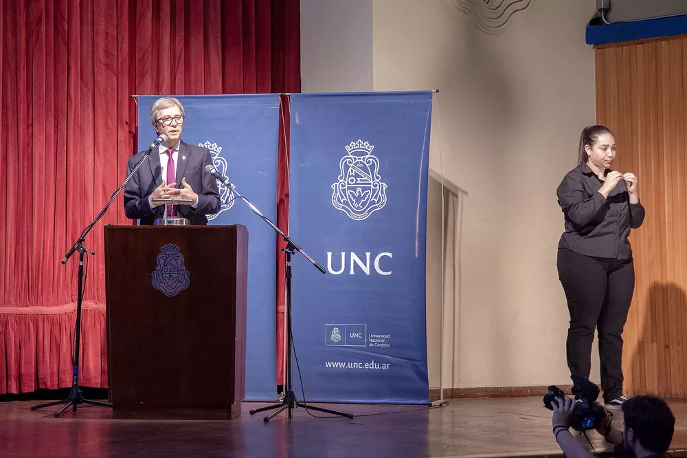 UNC_9926