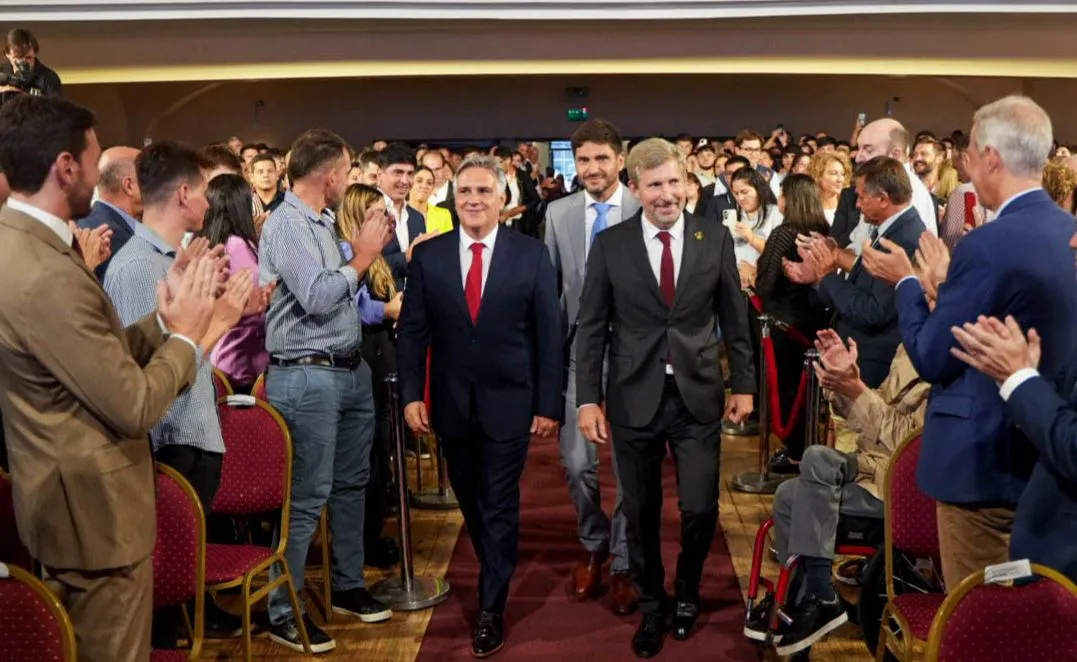 llaryora by provincia