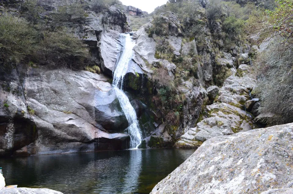 Oculta y deslumbrante: así es la Cascada de la Quebrada del Batán que vale la pena el esfuerzo thumbnail