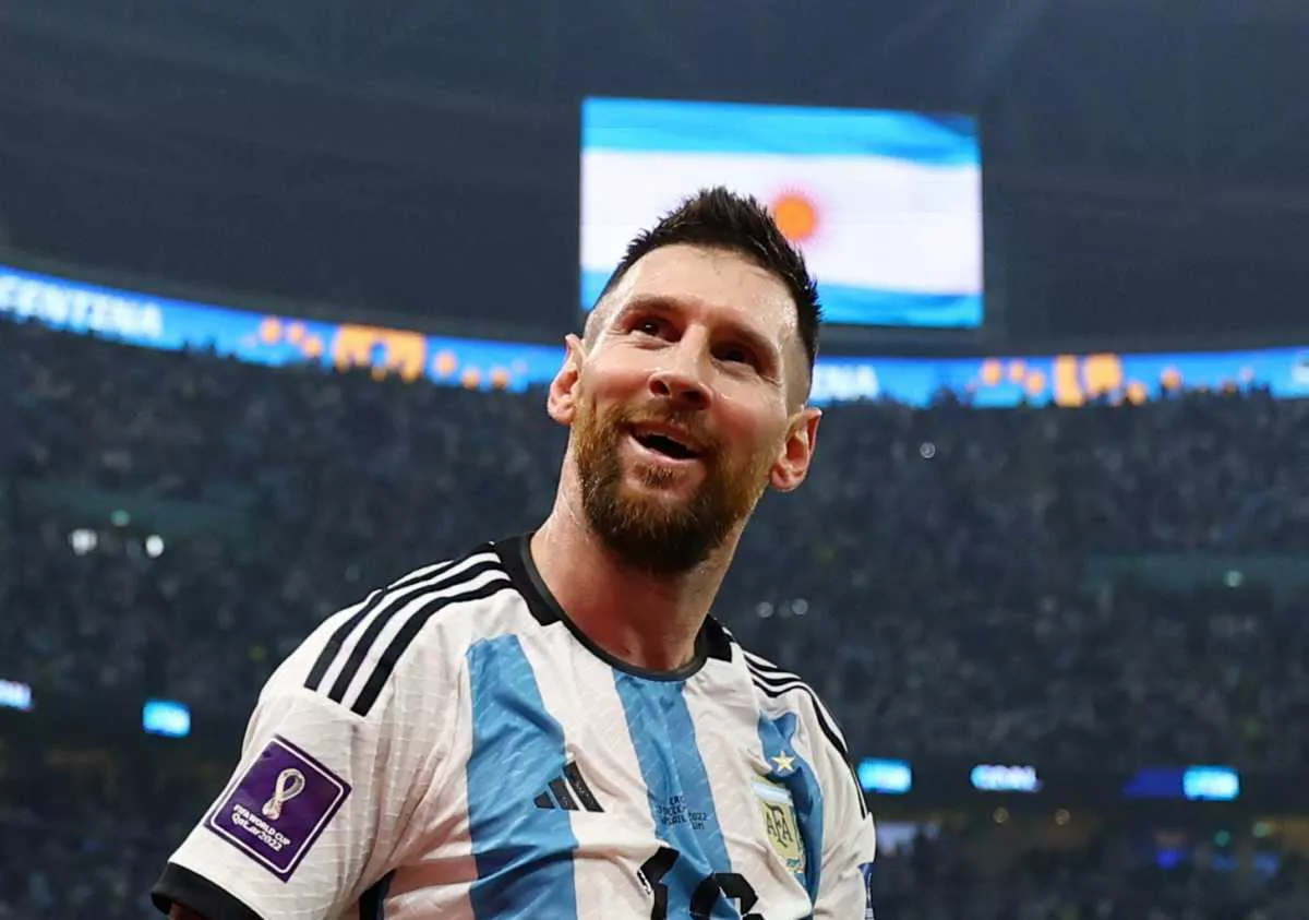 messi by NA REUTERS Molly Darlington