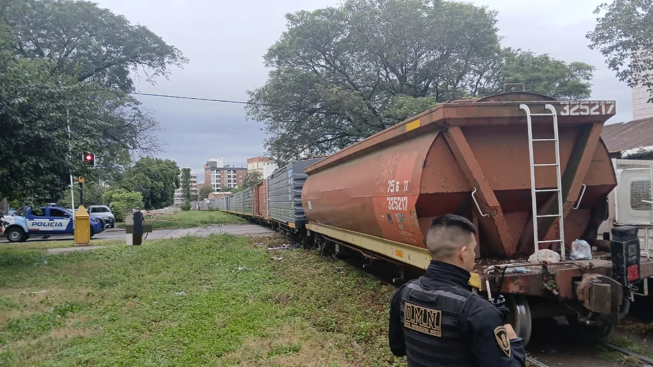 Tren descarrilado (Policía)