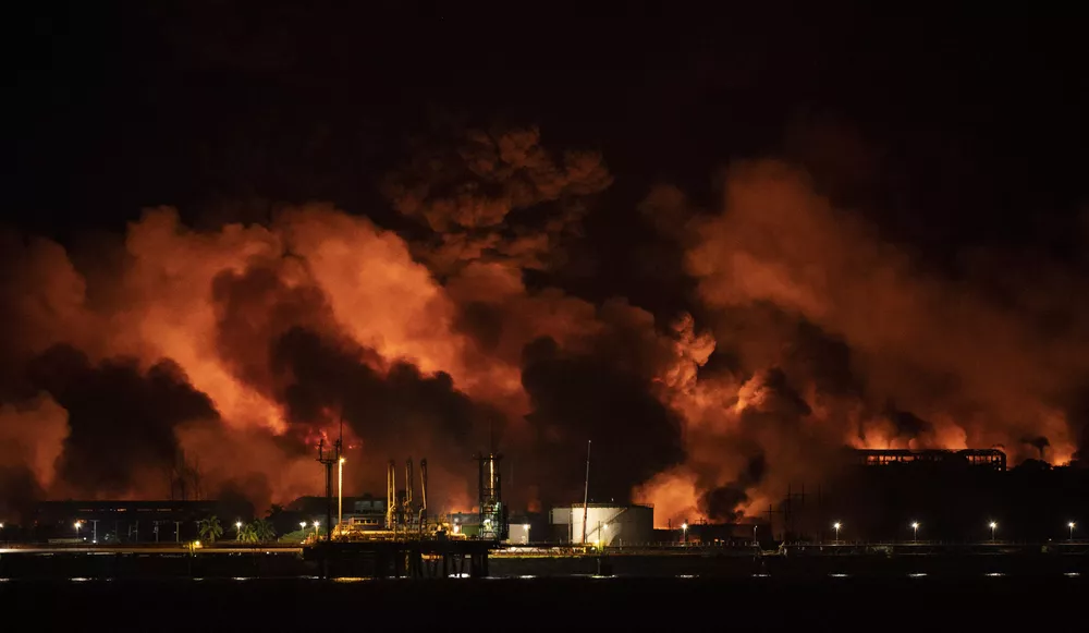 Cuba incendio by Télam