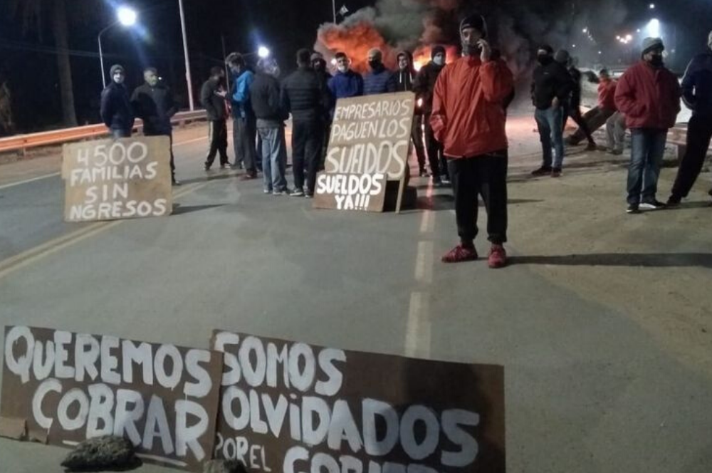 Protesta Aoita en puente rio segundo pilar Cadena 3