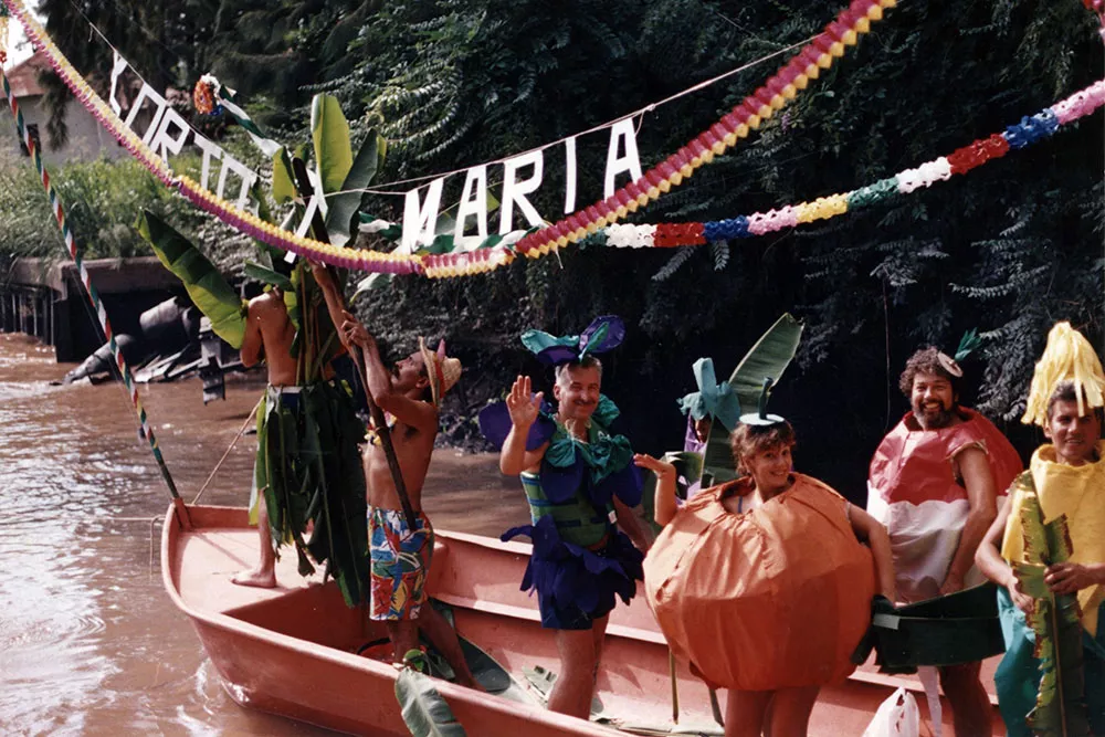 A lo largo de las islas del Tigre se formó una comunidad de locas que llegó a las tres mil personas. Foto_ Serie Domingo José Frontera. Colección Tres Bocas. Archivo Nacional de la Memoria.