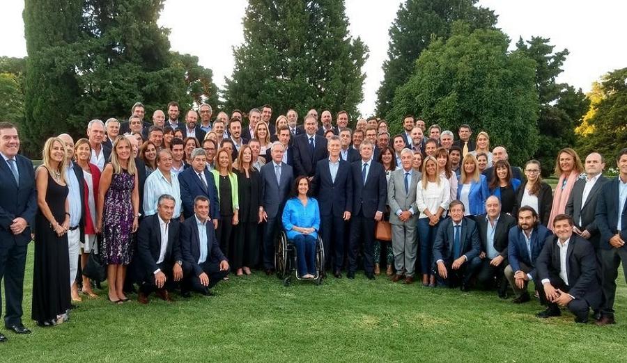 reunion legisladores macri olivos
