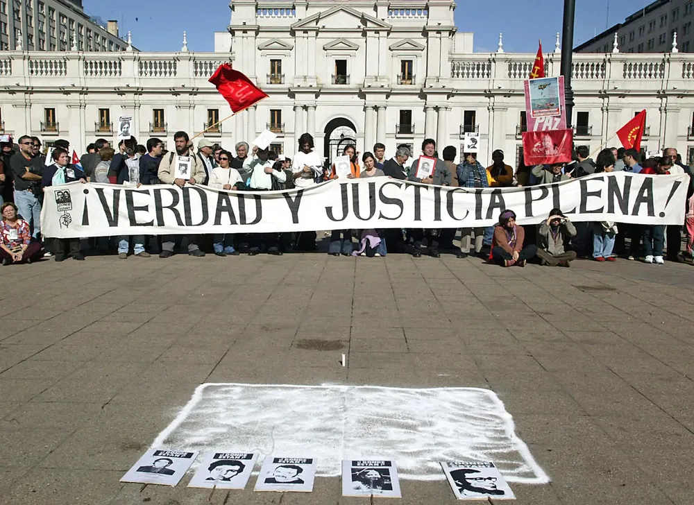 Verdad y Justicia Chile by NA