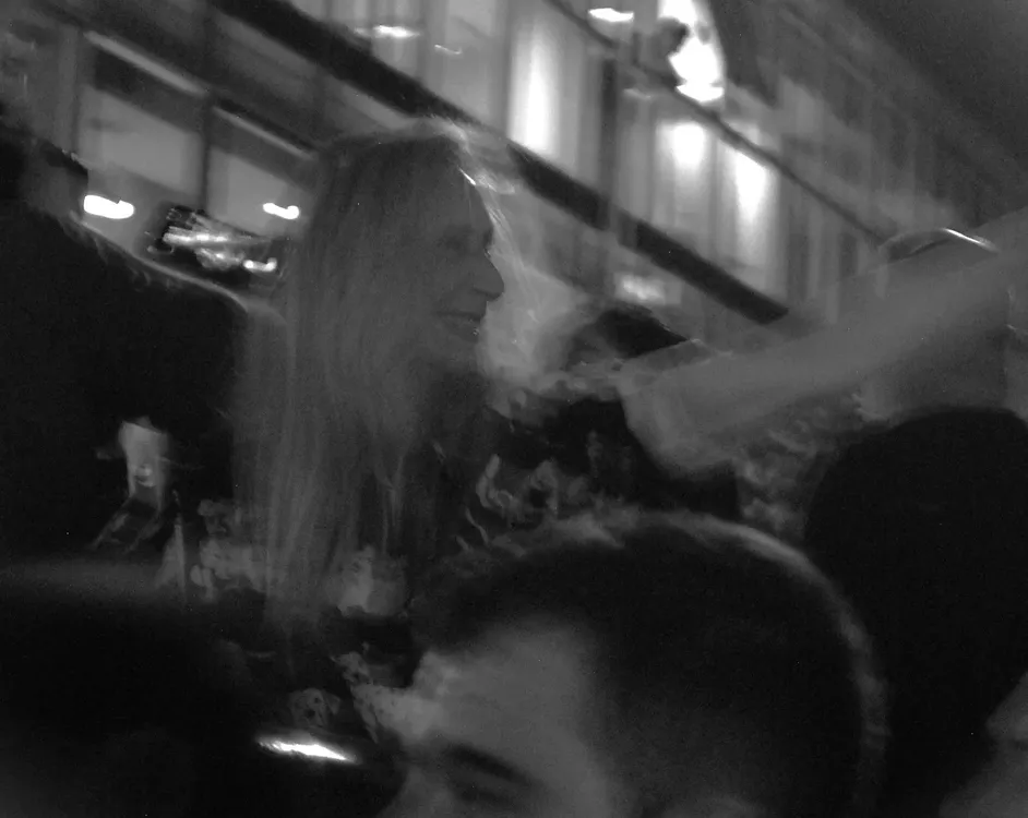 Fotografía de la caravana de Milei