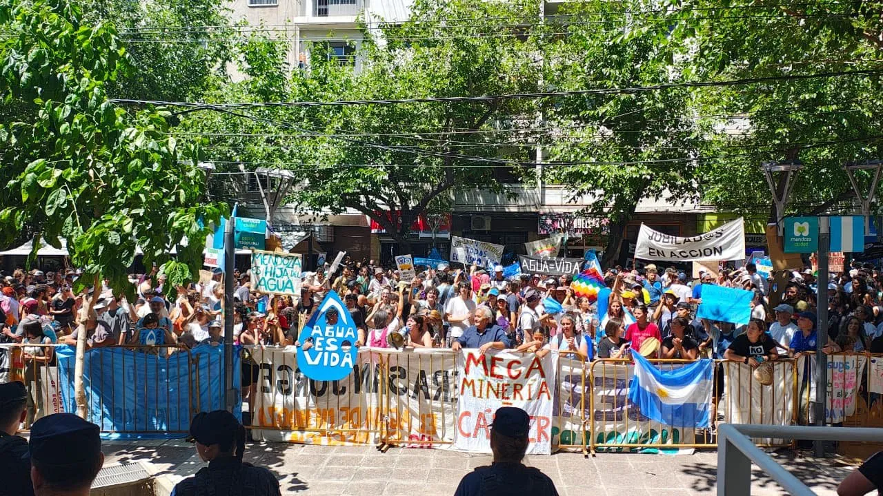mendoza agua.jepg li