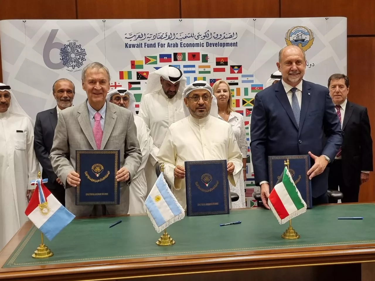 Schiaretti firmó crédito del acueducto interprovincial en Kuwait (Gobierno de Córdoba)