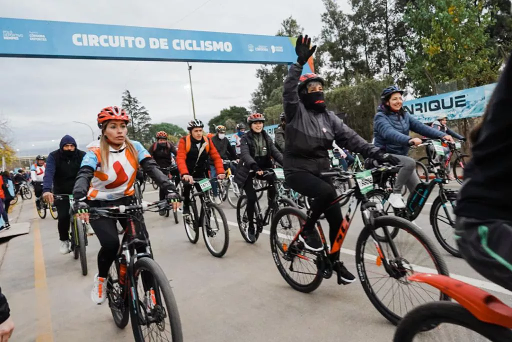 Arrancó la Vuelta Ciclística Ciudad de Córdoba con más de 12.000 inscriptos