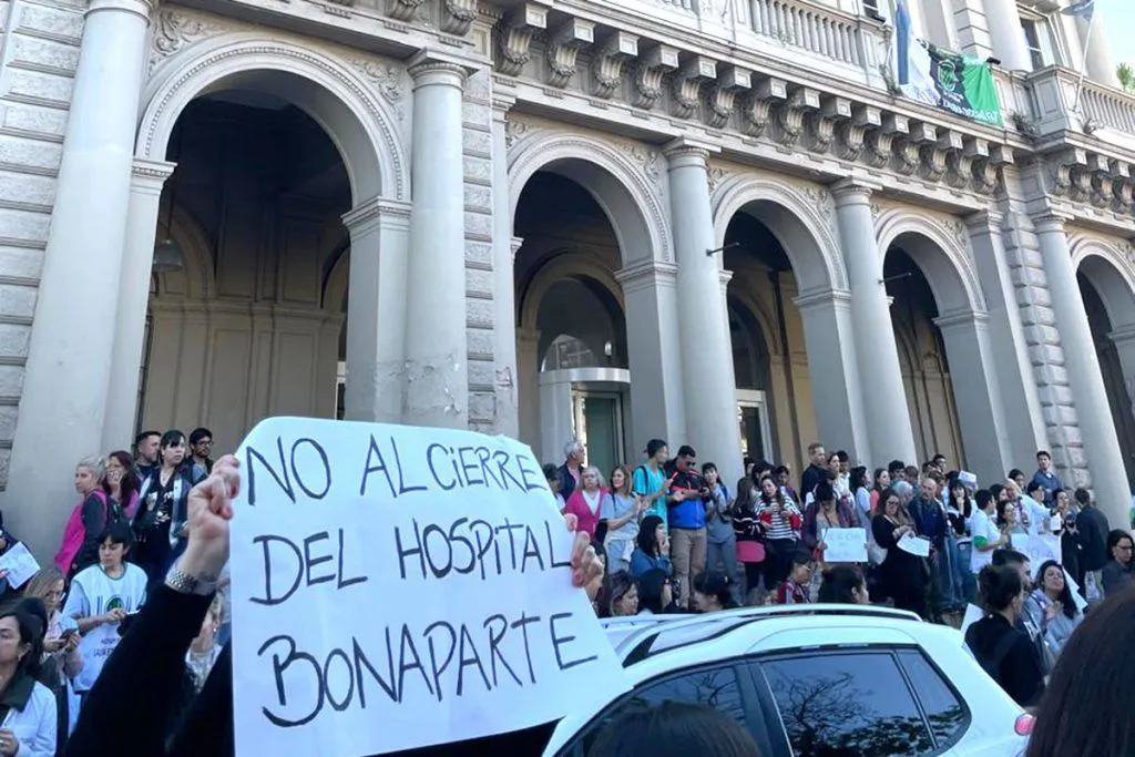 No al cierre del Hospital Bonaparte (Tiempo Argentino)