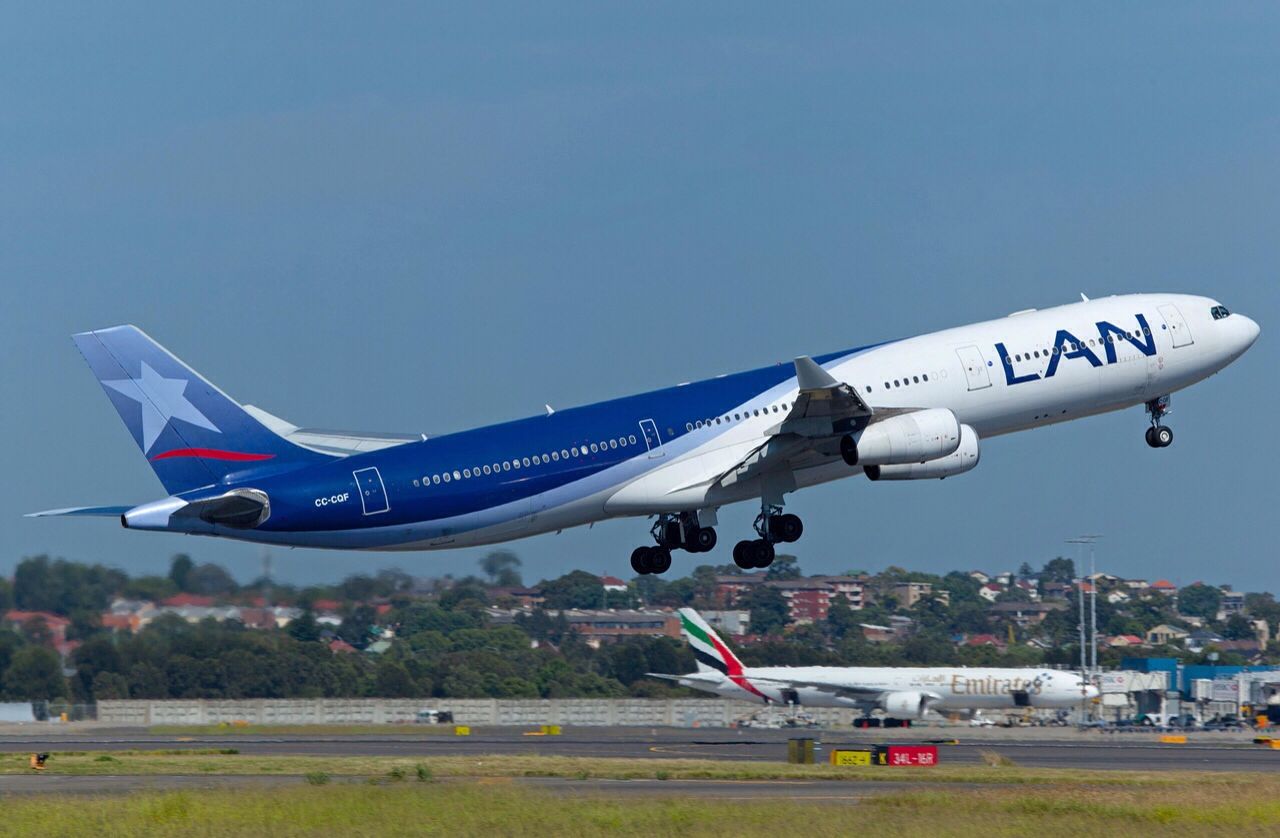 Авиакомпания «lan airlines» в чили. Лан чили. Авиакомпании чили. Lan авиакомпания. Самолёт lan airlines.