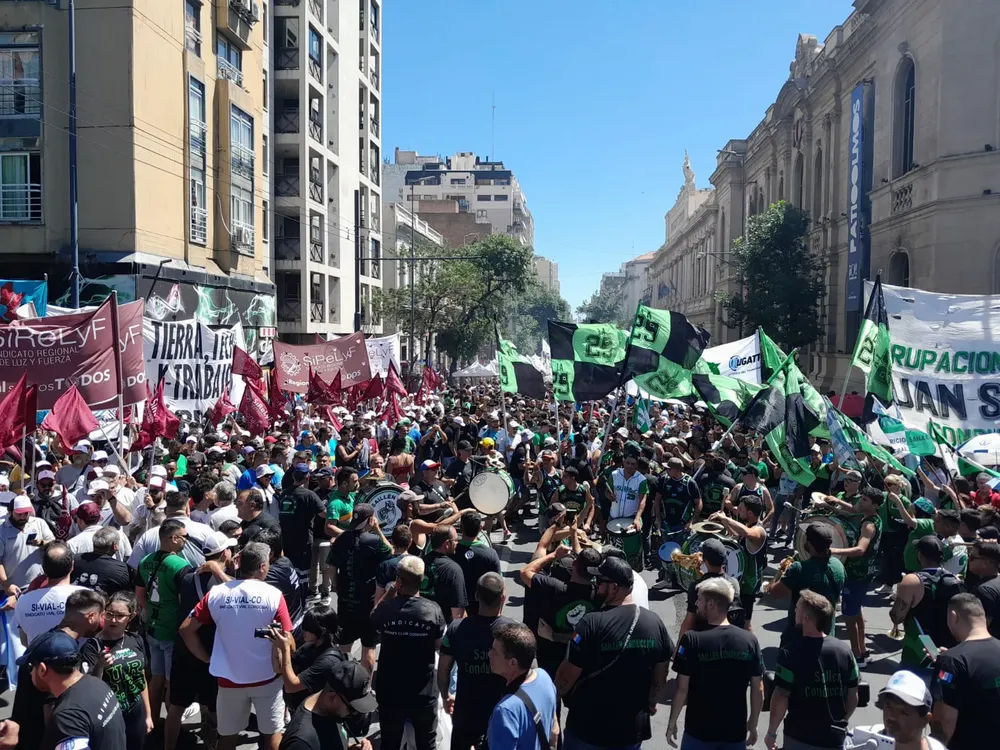 Paro 24e LNM Apontes