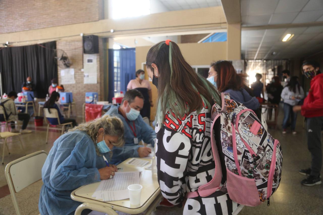 Vacunación en Córdoba prensa Gobierno CBA