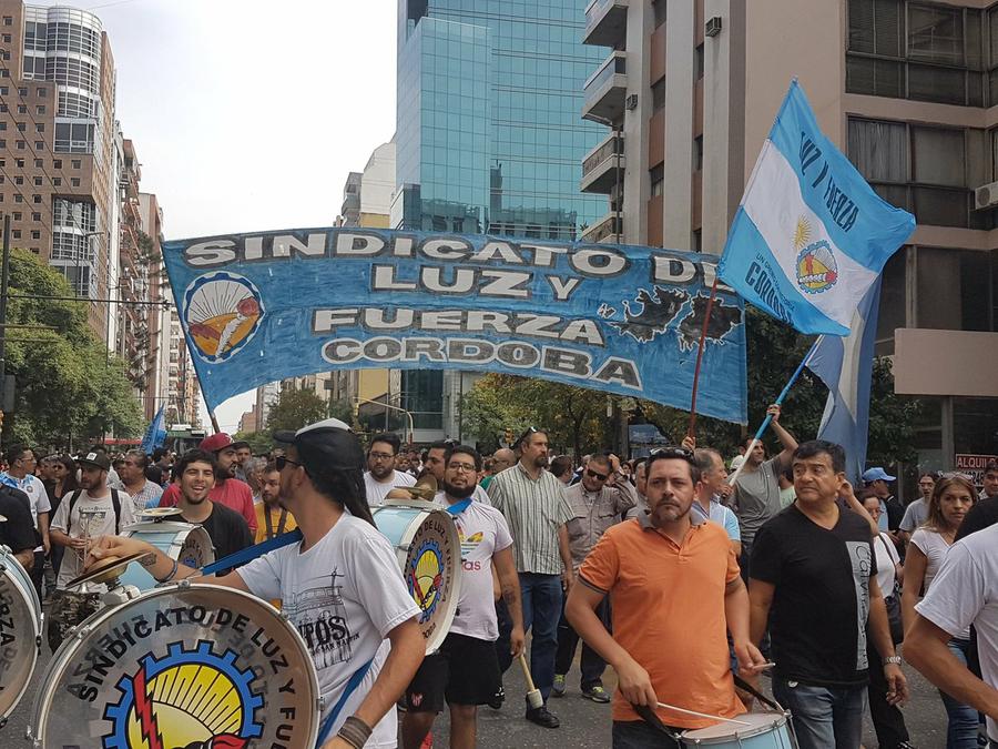 luz y fuerza by @Leoguevara