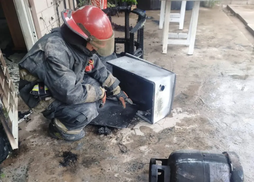 incendio vivienda en barrio inaudi