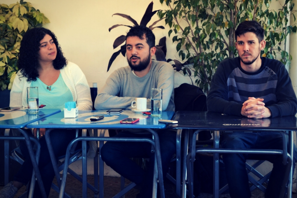 candidato a intendente de Alta Gracia por el MOVI PSOL, Diego Heredia, junto a la presidenta de Libres del Sur en el Departamento Santa María, Saira Asúa, y el referente del Partido Comunista, Emiliano Ferreyra
