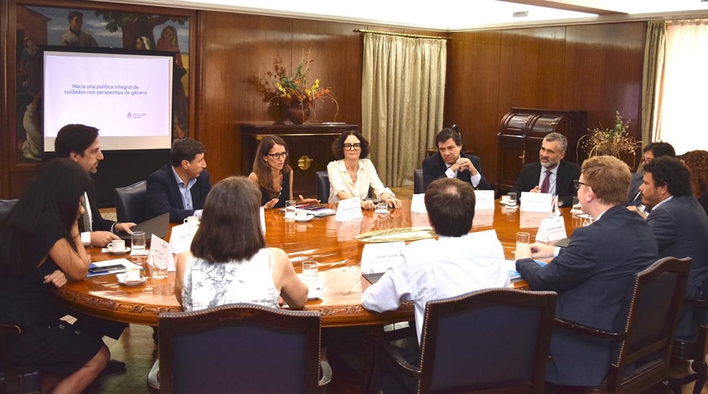 Reunión interministerial género prensa Ministerio de la Mujer