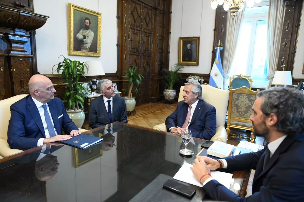 Visita canciller griego by Télam