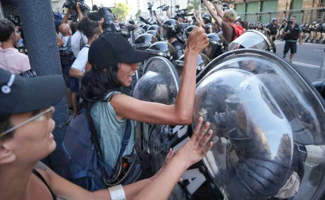 Movilización frente al Congreso NA
