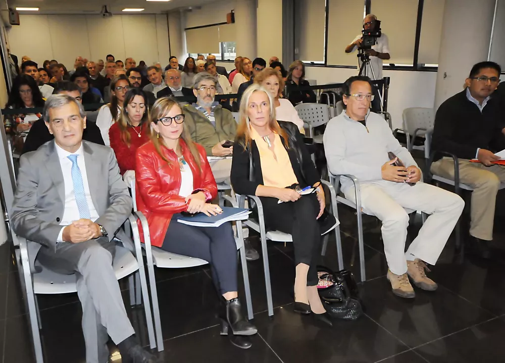 Debate sobre salud by Consejo de Médicos
