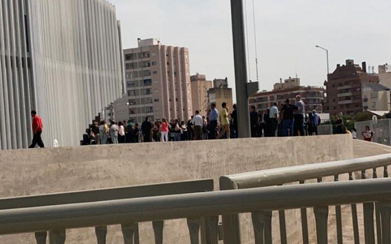 Legislatura evacuada