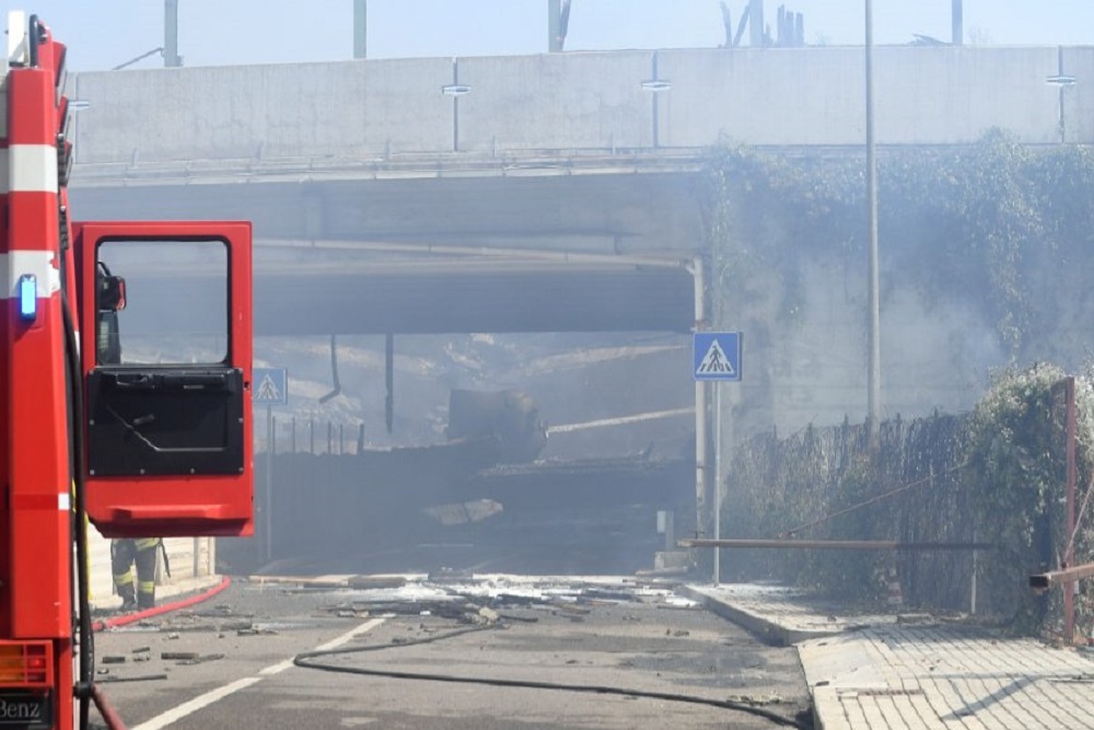 incendio bolonia camión by afp
