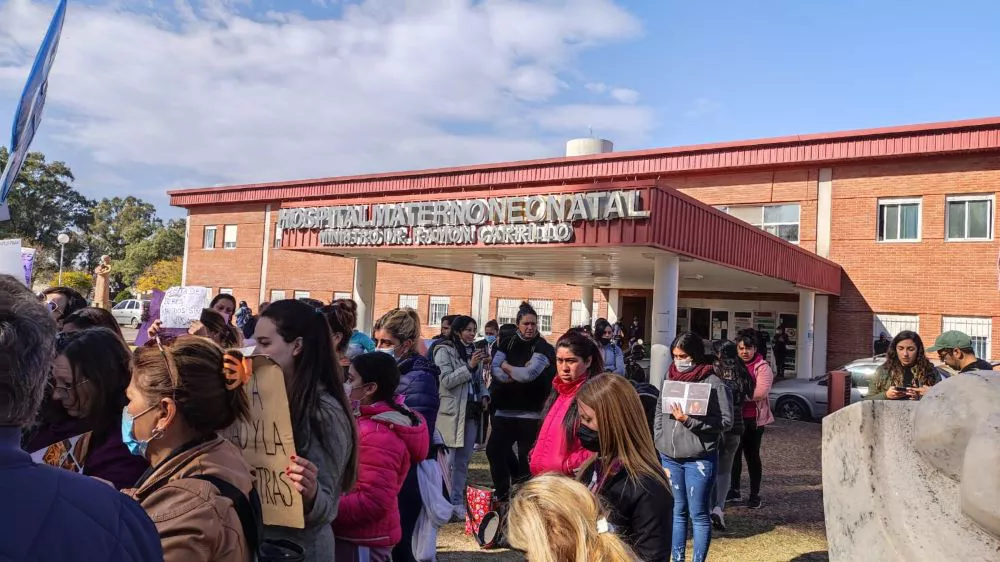 reclamo familiares bebés fallecidos Neonatal by Miriam Campos