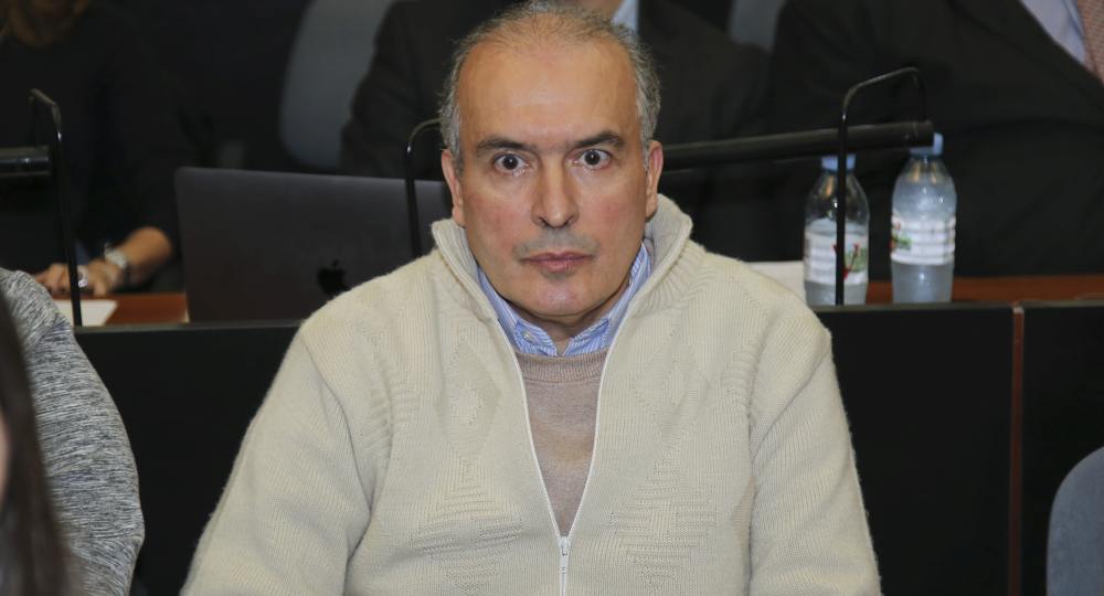 José López