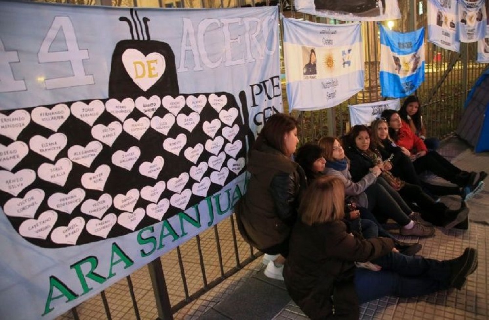 ara san juan encadenados by cronica