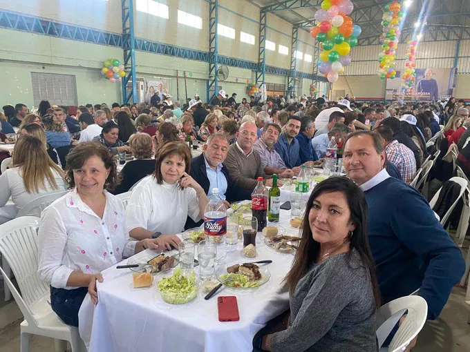 Patricia Bullrich en almuerzo de campaña en Marcos Juárez (Twitter Laura Rodríguez Machado)