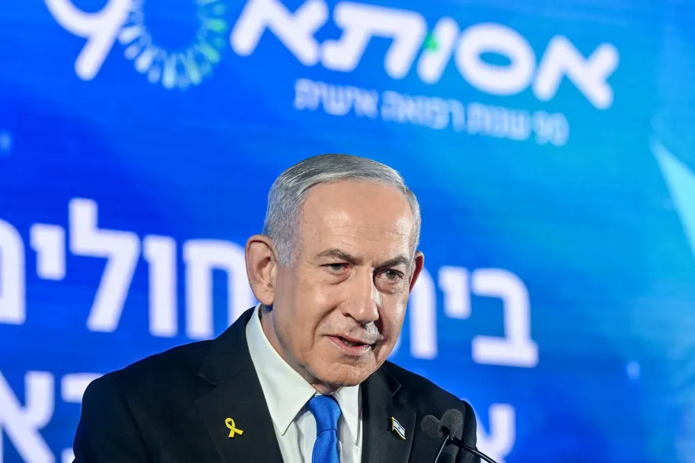 Benjamin Netanyahu by na