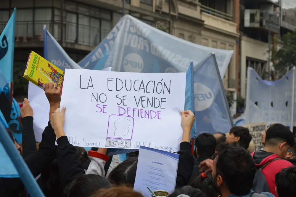 MARCHA universitaria by Miriam Campos LNM