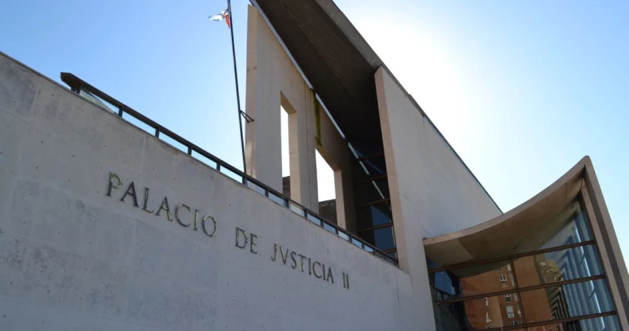 multimedia.normal.87a97003831ce096.VHJpYnVuYWxlcyBJSSBieSBKdXN0aWNpYSBDw7NyZG9iX25vcm1hbC53ZWJw