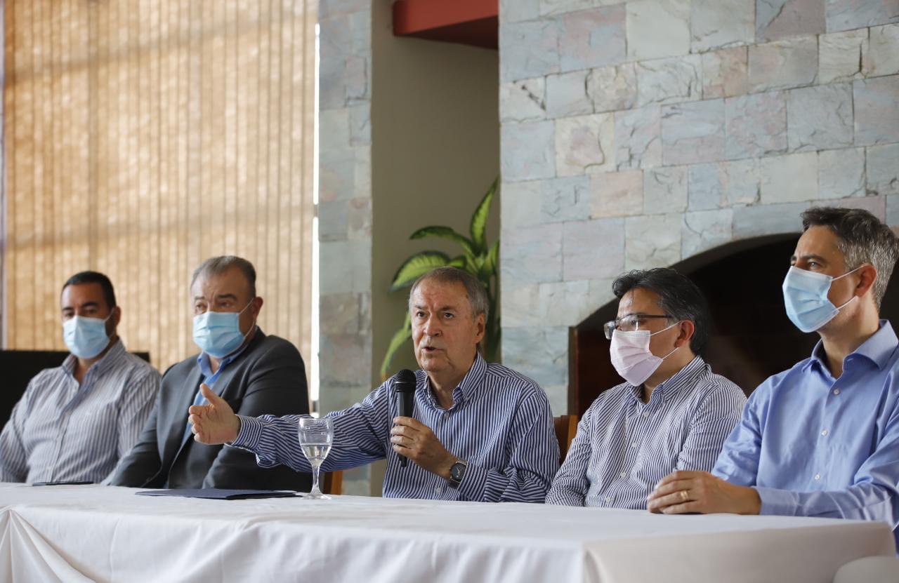 Juan Schiaretti, ahora contra AySA: "Si esto no es un país unitario, díganme qué es"