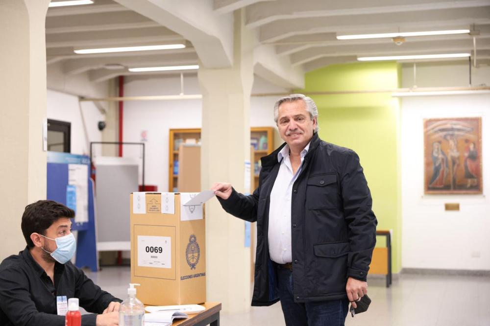 Fernández vota by Presidencia