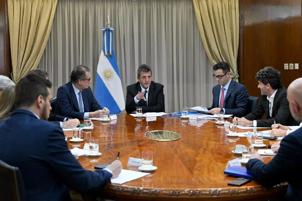 Massa con empresas de alimentos by Télam