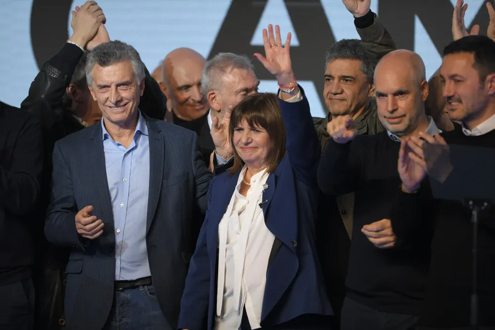 Bullrich gana las PASO BY Télam