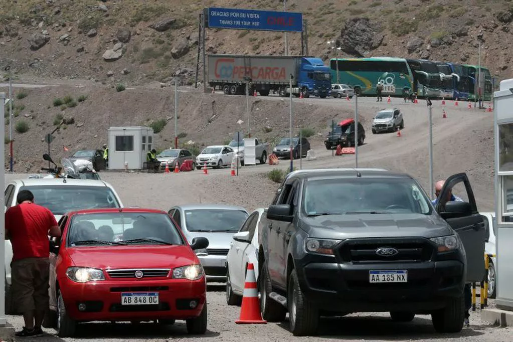 Paso Internacional Chile Arg By Los Andes