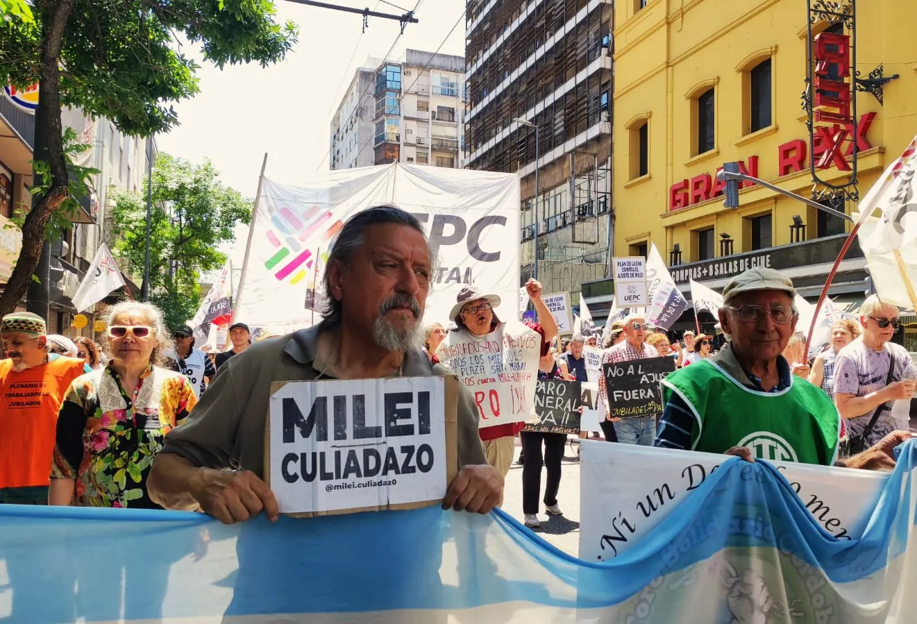 Marcha contra Milei en Córdoba (Miriam Campos)