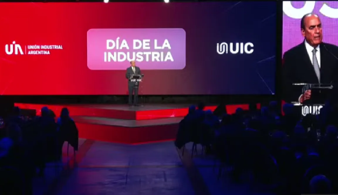 Coloquio UIC captura pantalla