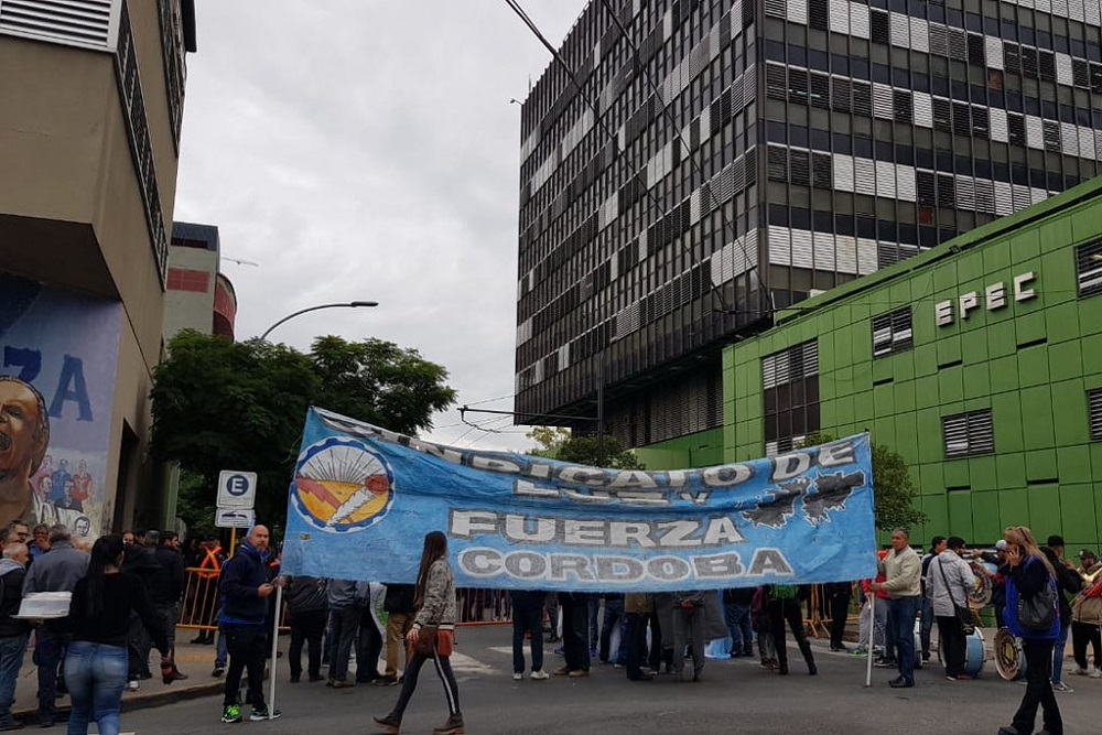 Luz y Fuerza by prensa