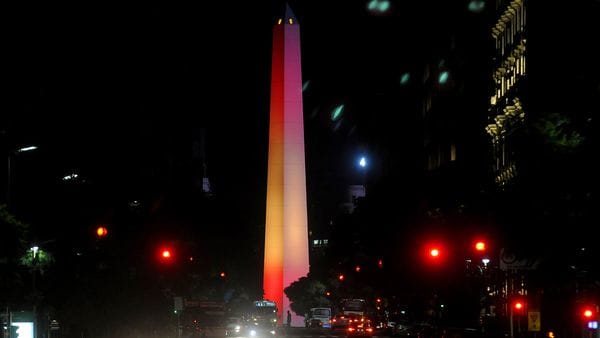 Obelisco iluminado