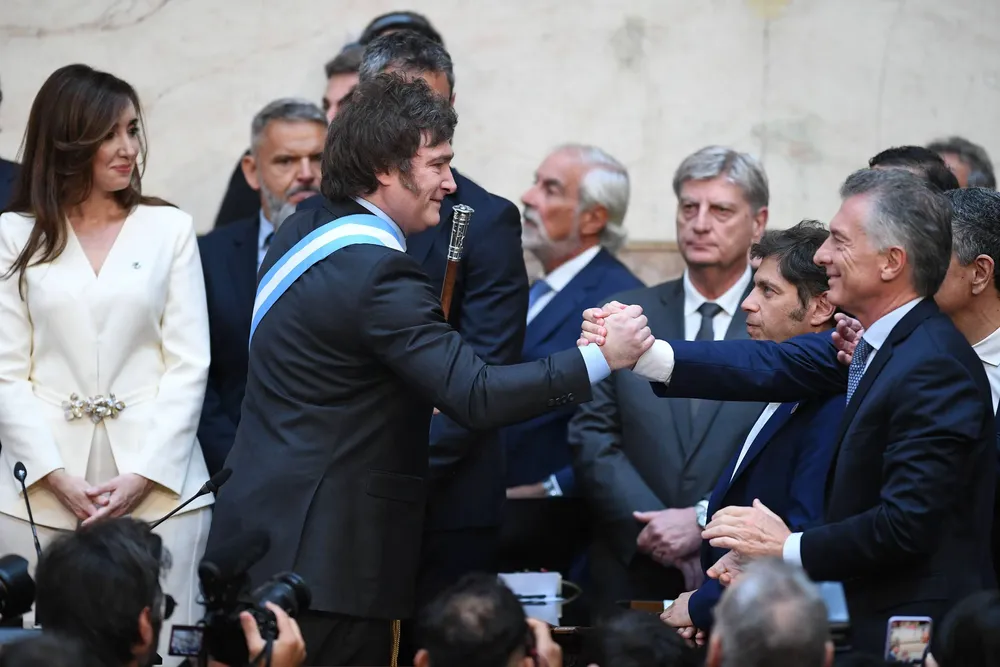 milei saluda a macri NA