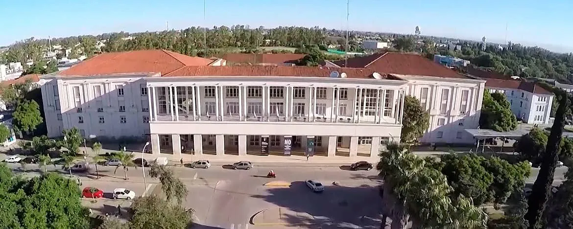 Universidad Nacional de Córdoba (UNC)2